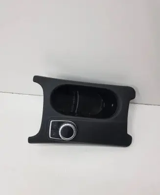 Cup holder front