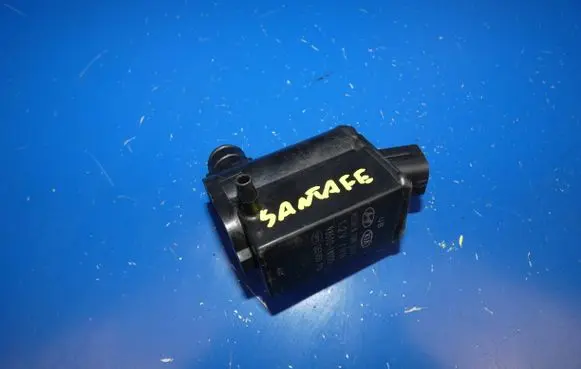 Hyundai Santa Fe Windscreen/windshield washer pump 985101W000