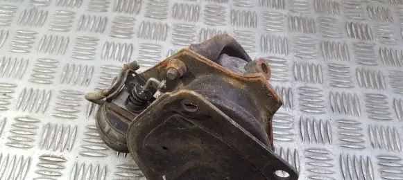 Honda Accord Engine mount bracket