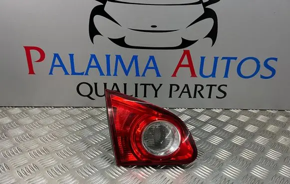 Tailgate rear/tail lights