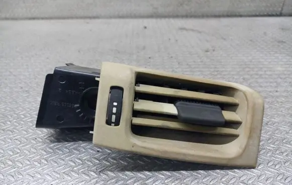 Volvo XC60 Dashboard side air vent grill/cover trim
