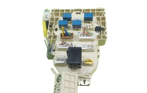 Suzuki SX4 Fuse box set 3677055L01 BEZPIECZNIKOW