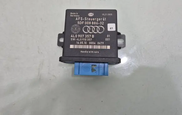 Audi Q7 4L Light module LCM 4L0907357B