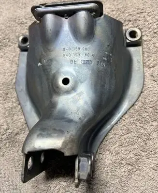 Audi A5 8T 8F Engine mounting bracket 8K0399060A 8K0399060