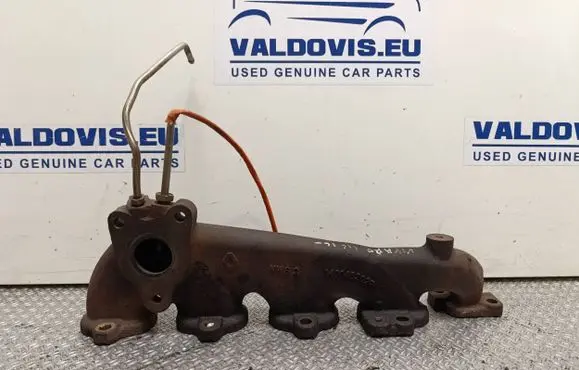 Opel Vivaro Exhaust manifold 140045202R