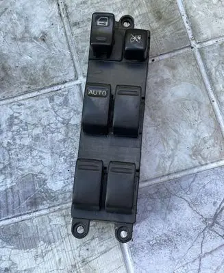 Nissan X-Trail T30 Electric window control switch