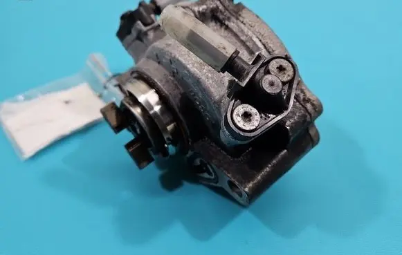 Opel Astra L Vacuum pump 9850109580 IMPRK1514744
