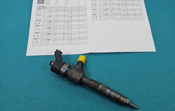 Opel Zafira B Fuel injector 0445110276 IMPRK1484032