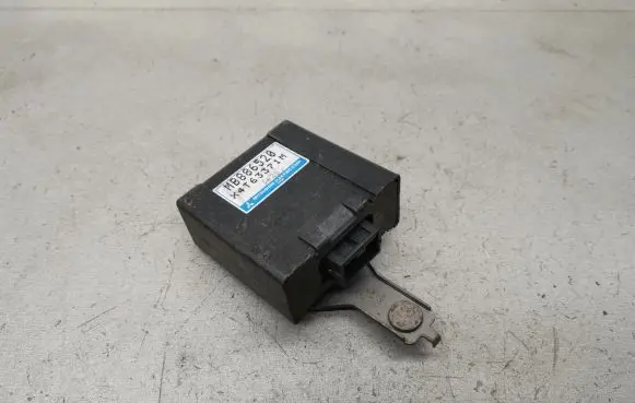 Mitsubishi Pajero Other control units/modules MB886520 X4T63371M
