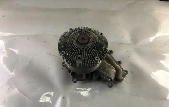 Nissan Patrol Y61 Water pump