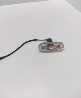 Front fender indicator light