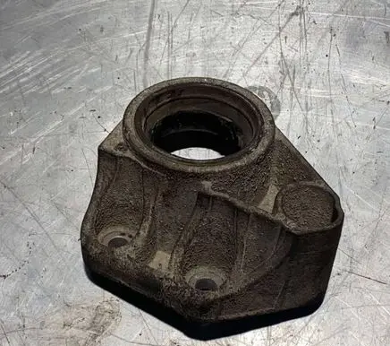 Audi A8 S8 D2 4D Engine mount bracket 4D0599133D