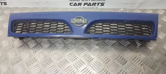 Nissan Sunny Front bumper upper radiator grill