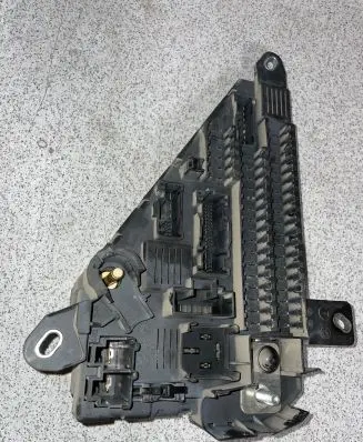 BMW 5 E60 E61 Fuse module 6906619