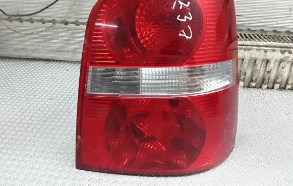 Volkswagen Touran I Rear/tail lights 1T0945096F
