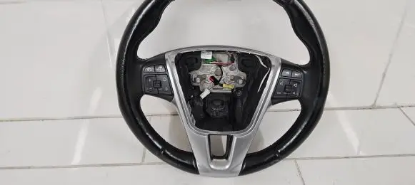 Volvo S60 Steering wheel 31332536 34138852E 34154227E