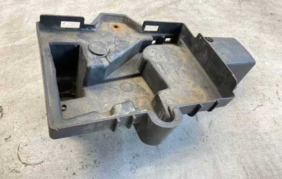 Chrysler Voyager Battery tray 64577t