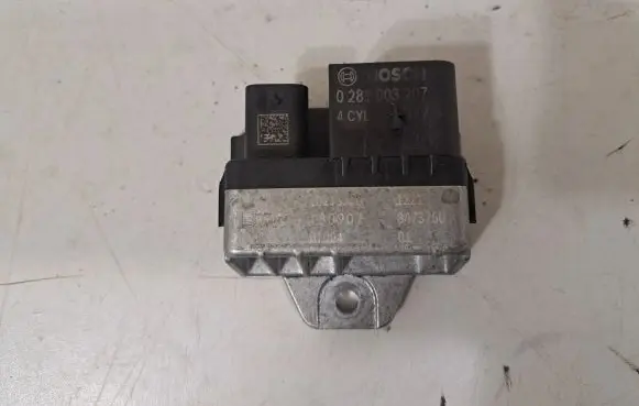 Glow plug pre-heat relay