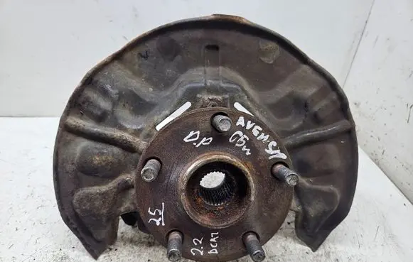 Toyota Avensis T250 Front wheel hub