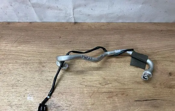 Renault Megane E-Tech Air conditioning (A/C) pipe/hose 924425MZ3A