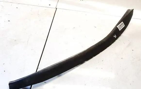 Volkswagen Golf V Windshield trim 1K3837382B