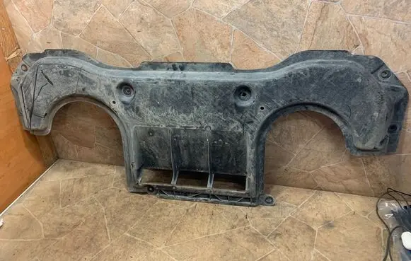 Mercedes-Benz GLE (W166 - C292) Engine splash shield/under tray A1665200523