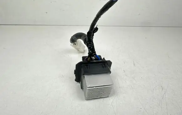 Nissan Leaf II (ZE1) Heater blower motor/fan resistor T1033613FC T13613FC1119281 00097660721296