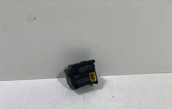 Audi A8 S8 D2 4D Air flap motor/actuator 4D0820511A