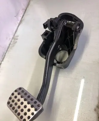 Mercedes-Benz GLC X253 C253 Brake pedal A2052920415
