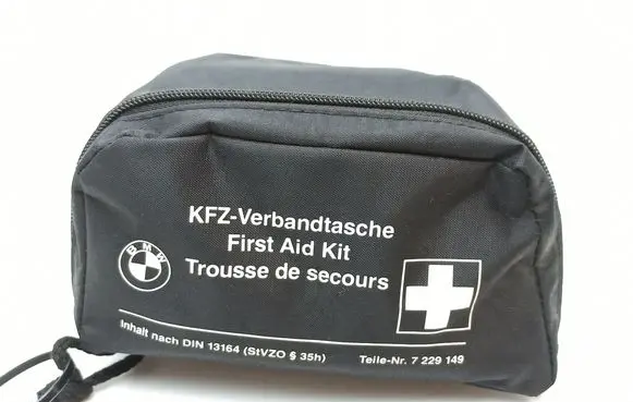 BMW 5 GT F07 First aid kit 