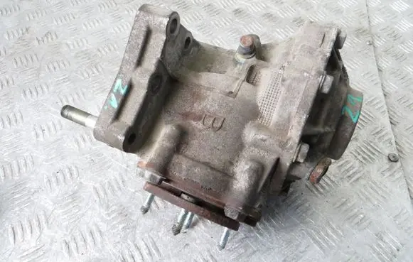 Toyota RAV 4 (XA40) Rear gearbox reducer/haldex oil pump W72