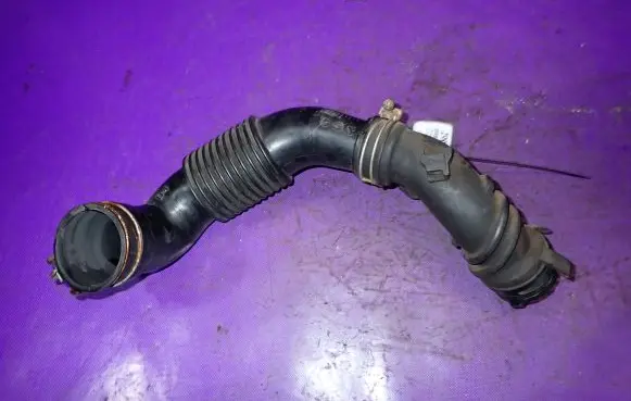 Intercooler hose/pipe
