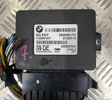 BMW 5 F10 F11 Rear brake EMF control unit/module 32620247