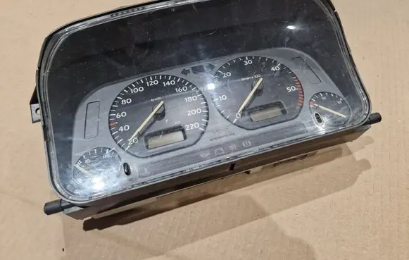Volkswagen Golf III Speedometer (instrument cluster) 1H5919033M