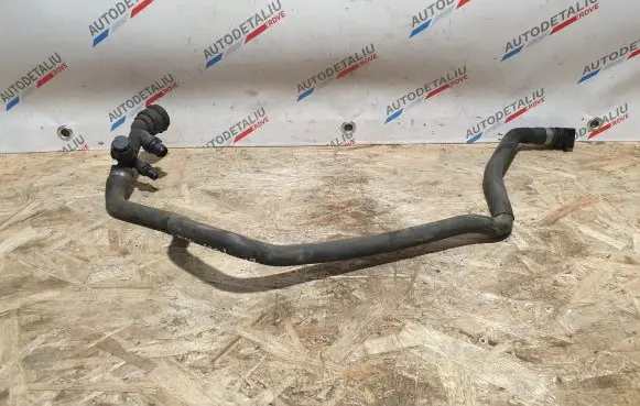 BMW 5 G30 G31 Engine coolant pipe/hose 8572913