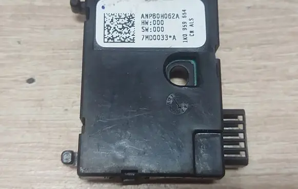 Audi A3 S3 A3 Sportback 8P Steering angle sensor 1K0959654