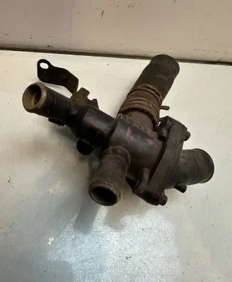 Thermostat/thermostat housing