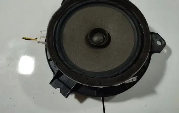Toyota Auris 150 Front door speaker