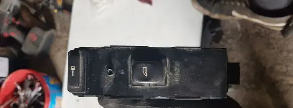 Volvo S60 Electric window control switch 30746075 03458900