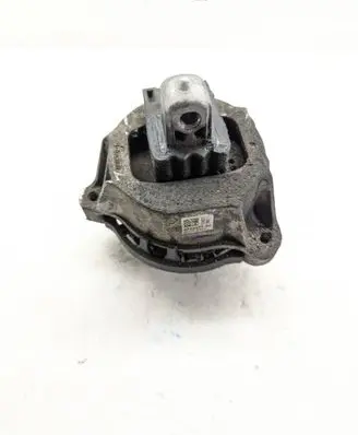 BMW 5 G30 G31 Engine mount bracket 6860457