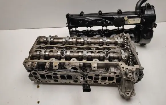 Mercedes-Benz B W246 W242 Engine head A6510103220