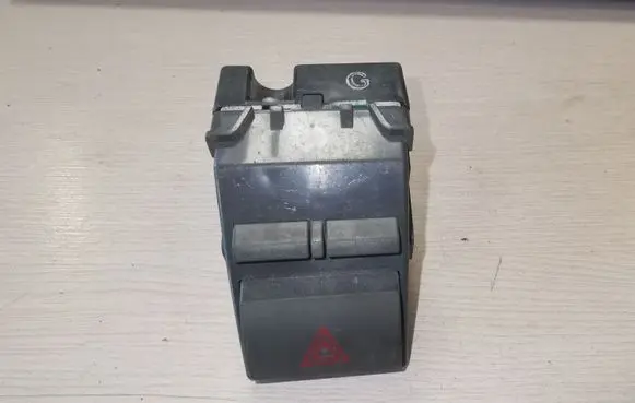 Toyota Camry Hazard light switch 0709005241