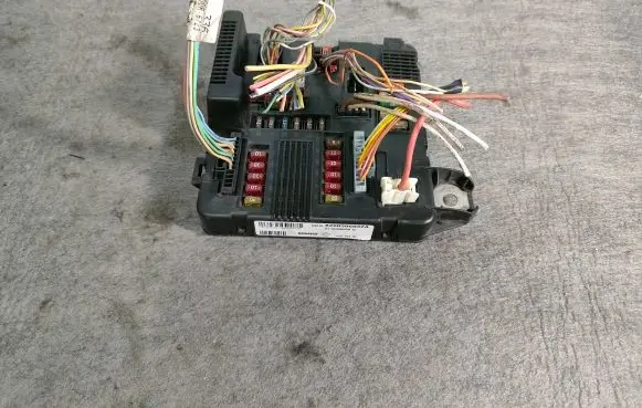 Renault Scenic II - Grand scenic II Fuse module 8200306032A S118399200D