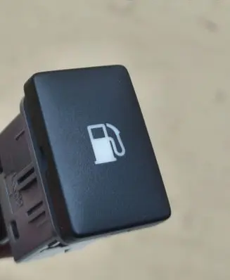 Toyota C-HR I Fuel tank opening switch 15D936