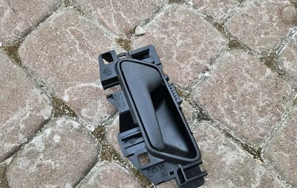 Opel Combo E Front door interior handle 9819743977
