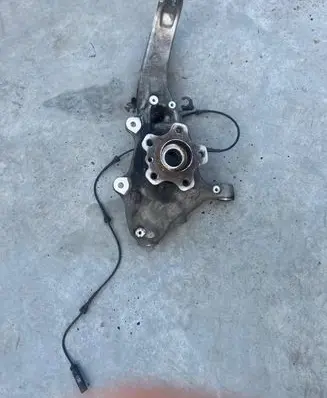 BMW X6 G06 Front wheel hub spindle knuckle 31216876656 6876656