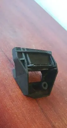 Radiator mount bracket