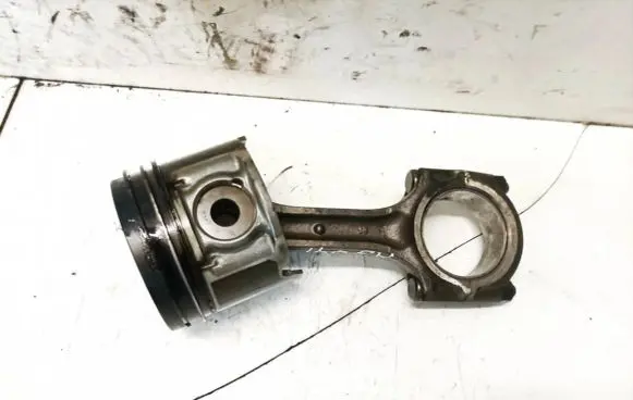 KIA Carnival Piston with connecting rod