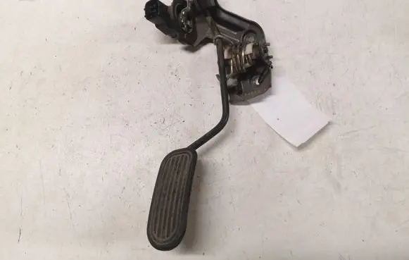 Toyota Avensis Verso Accelerator throttle pedal