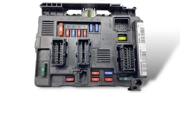 Peugeot Partner Fuse module 9650618580